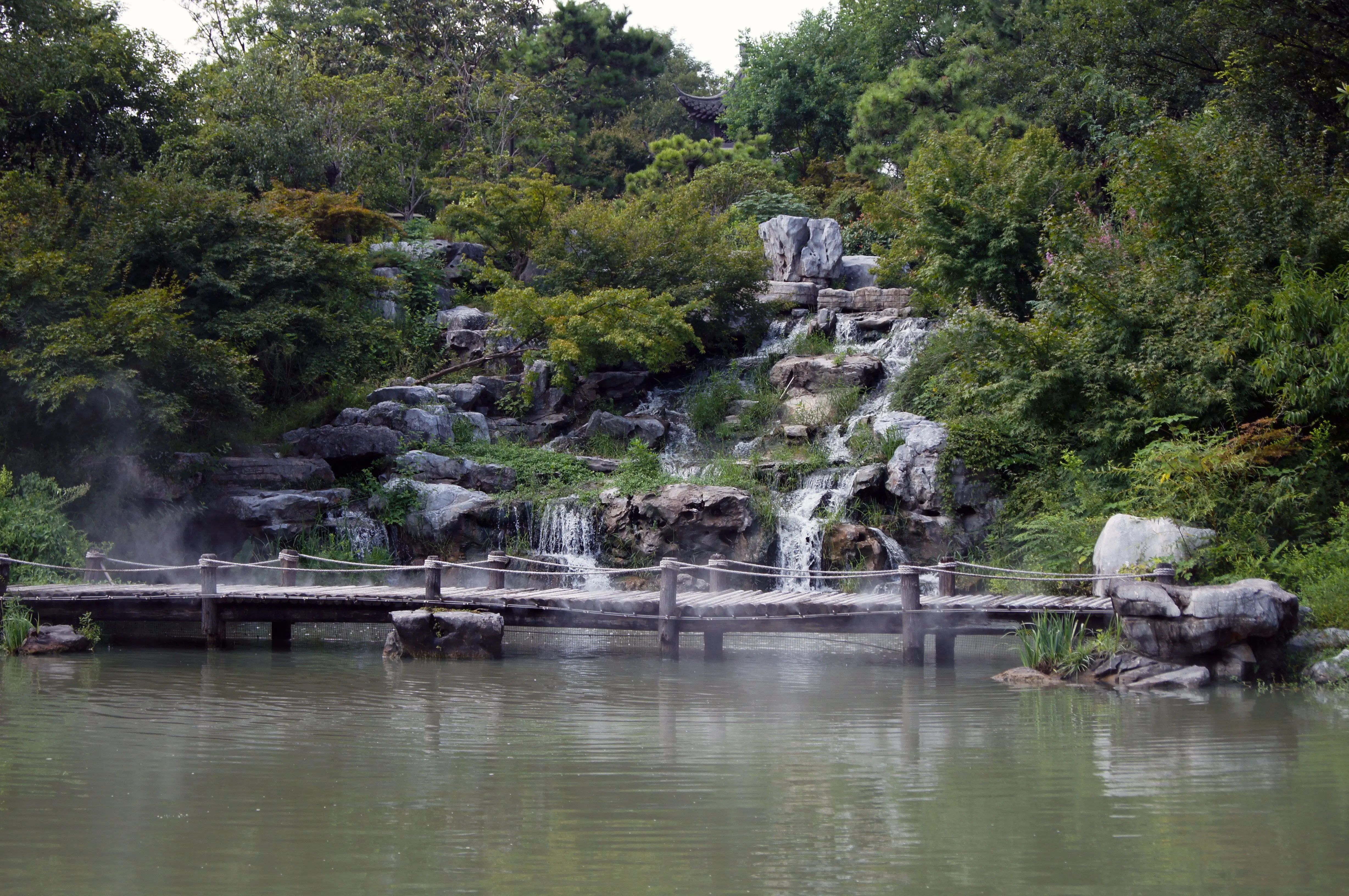 Zoom of Sudbinom by Florian Monfrini